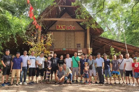 KHÁM PHÁ TÂY NGUYÊN ĐẠI NGÀN – 50 KHOẢNH KHẮC ĐÁNG NHỚ NHẤT CÙNG TAKO