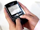 E-mail trên điện thoại đẩy dần SMS đến ngày tàn