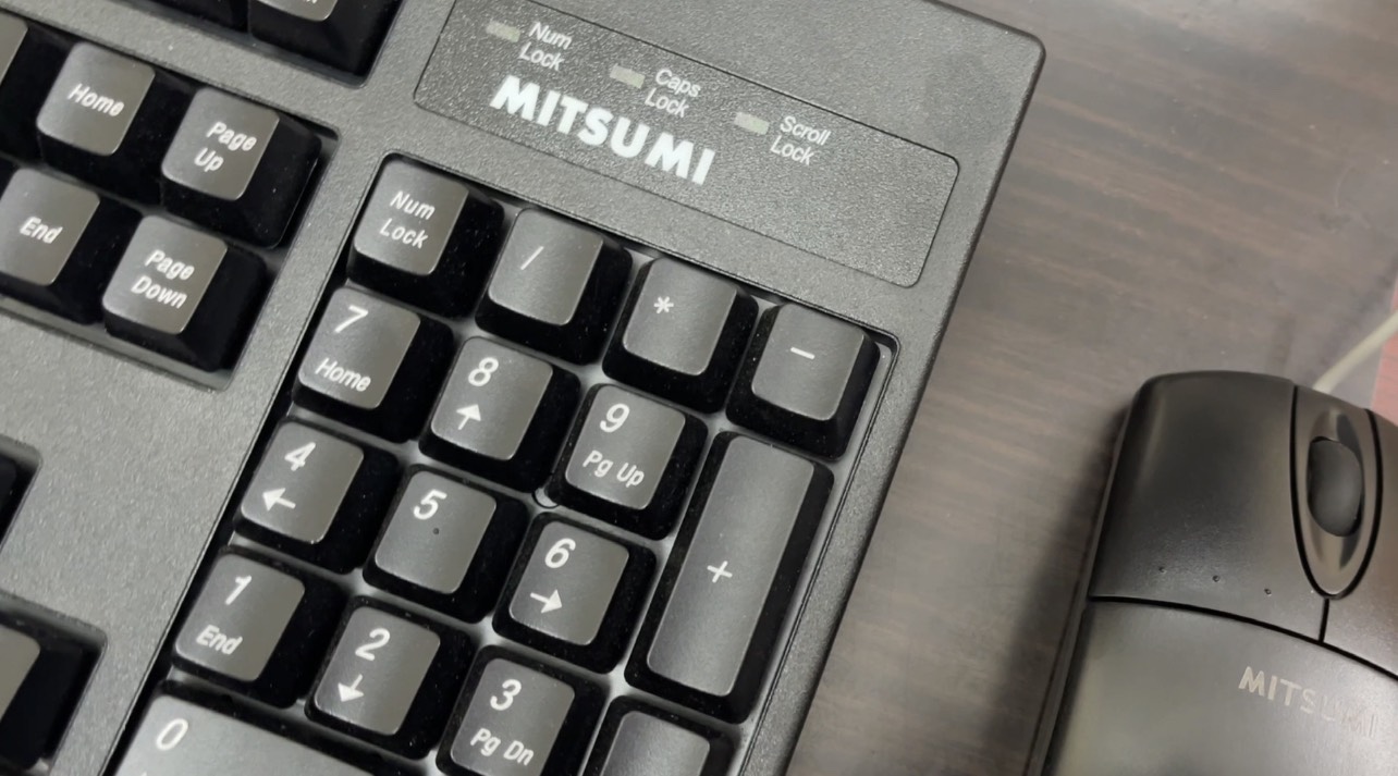 Bàn phím Mitsumi màu đen nhám hiện đại